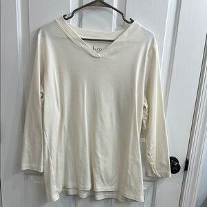 Denim and Co Women's Cream V-Neck Top 3/4 sleeves